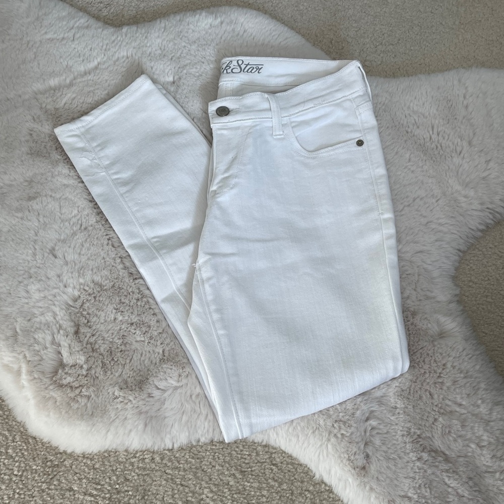 White skinny jeans